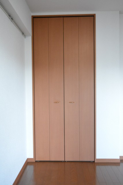 クレストフォルム田町　リビングダイニングクローゼット