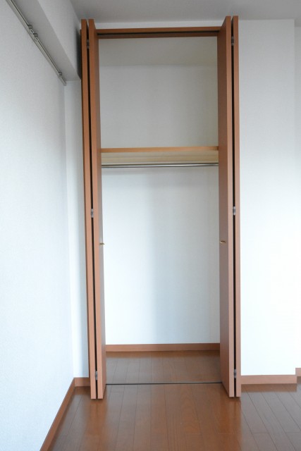 クレストフォルム田町　リビングダイニングクローゼット