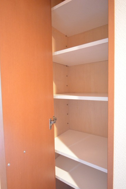 クレストフォルム田町　廊下収納