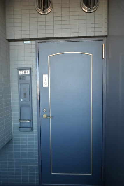 クレストフォルム田町　玄関扉