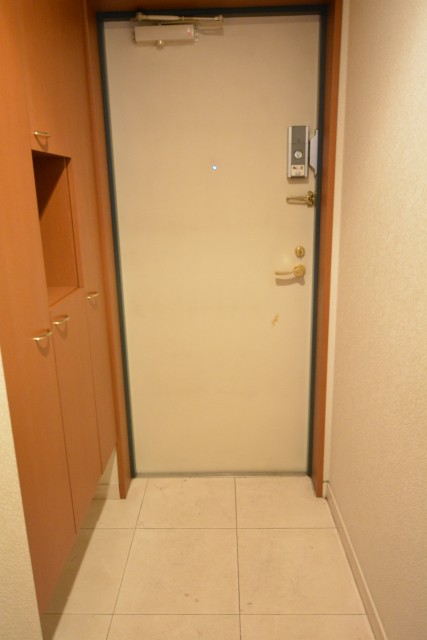 クレストフォルム田町　玄関