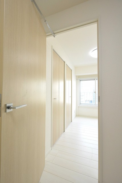 ライオンズマンション南平台　洋室①ドア