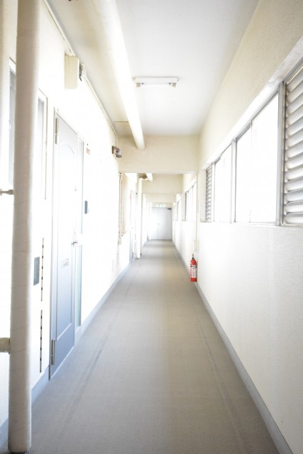 ガーデン堀ノ内住宅　共用廊下