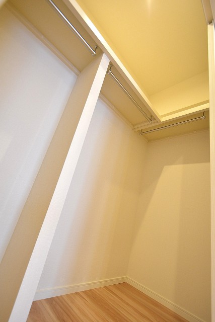 ライオンズマンション駒沢　洋室　クローゼット