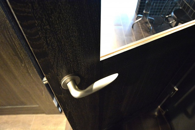 サンライン南青山ハイツ　LDK扉