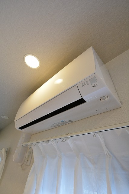 ライオンズマンション駒沢　リビングダイニングエアコン