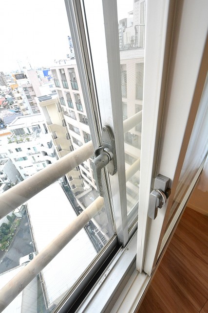 ライオンズマンション駒沢　窓　二重サッシ