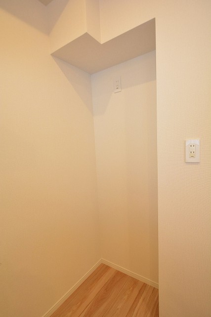 ライオンズマンション駒沢　冷蔵庫置場