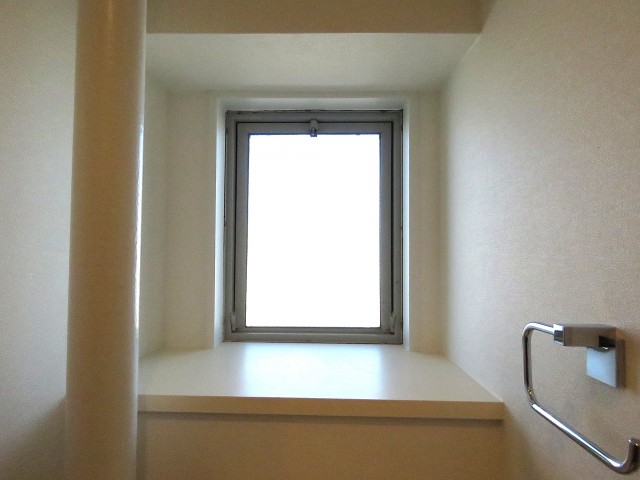 東中野ハイム　トイレ窓