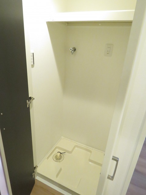 東中野ハイム　洗濯機置場