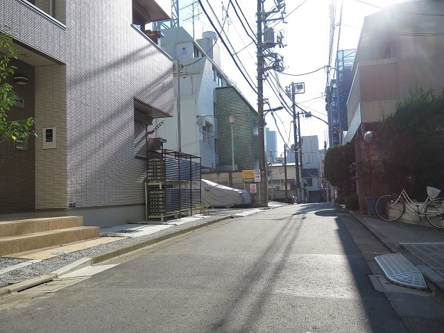 マンション市谷台　前面道路