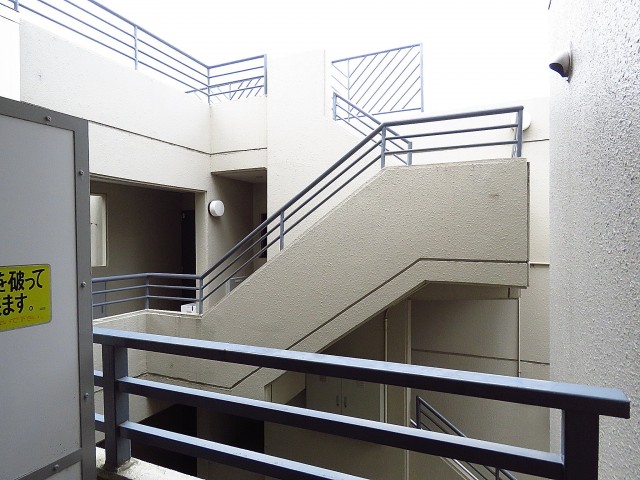 玉川瀬田タウンホーム　洋室約6.5帖側眺望