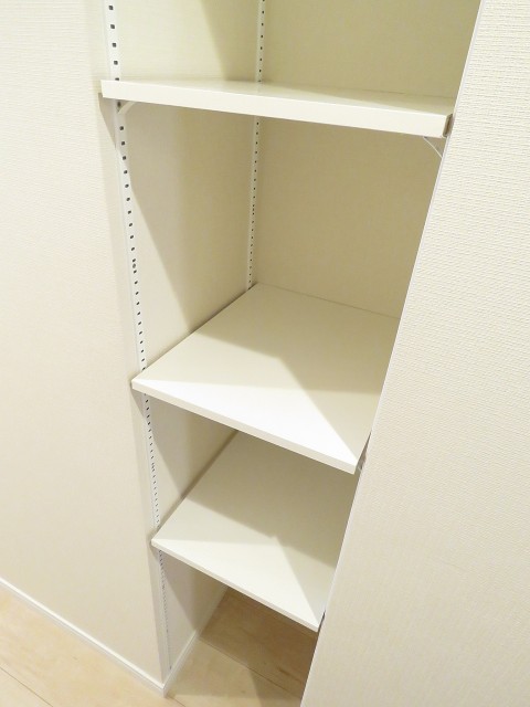 マンション市谷台　廊下収納