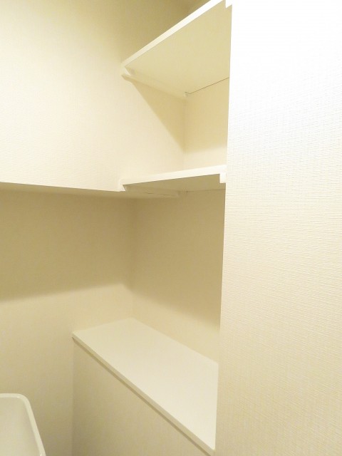 マンション市谷台　トイレ収納