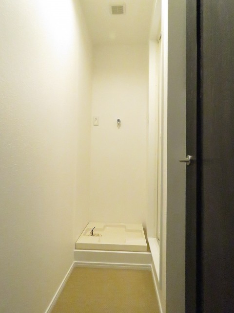 祐天寺ニュースカイマンション　洗濯機置場