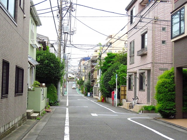 シャンボール第二都立大　前面道路