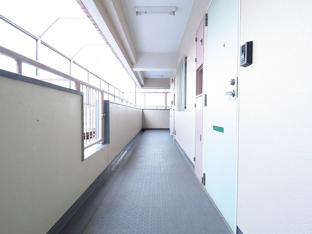 シャンボール第二都立大　共用廊下