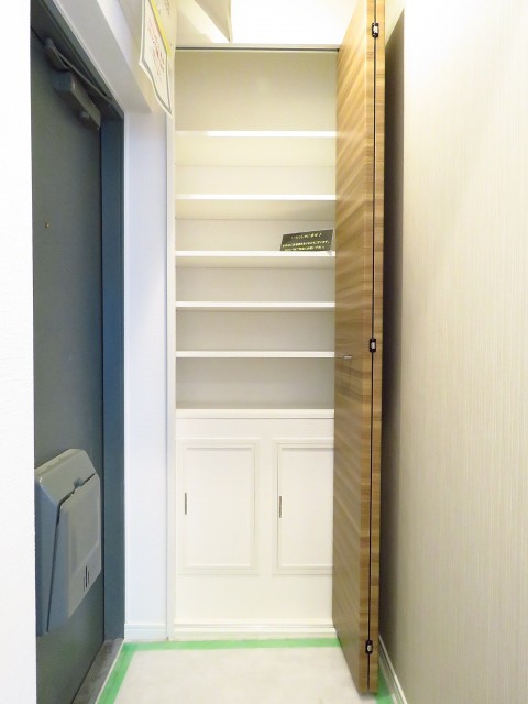 渋谷コーポ　シューズBOX