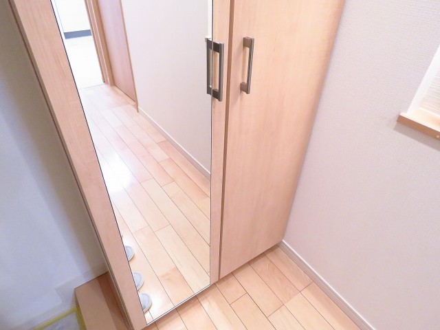 日商岩井碑文谷マンション　シューズBOX