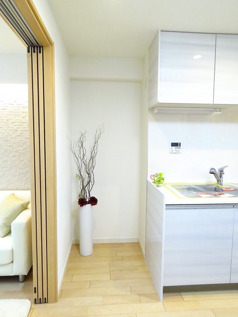 日商岩井碑文谷マンション　冷蔵庫置場