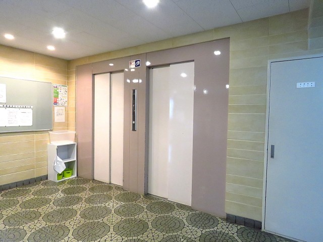 日商岩井碑文谷マンション　エレベーター