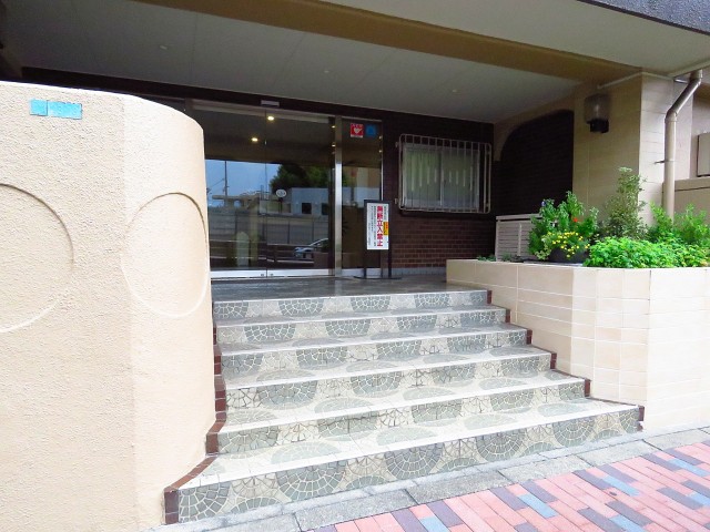 日商岩井碑文谷マンション　エントランス