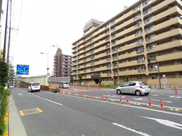 日商岩井碑文谷マンション　前面道路