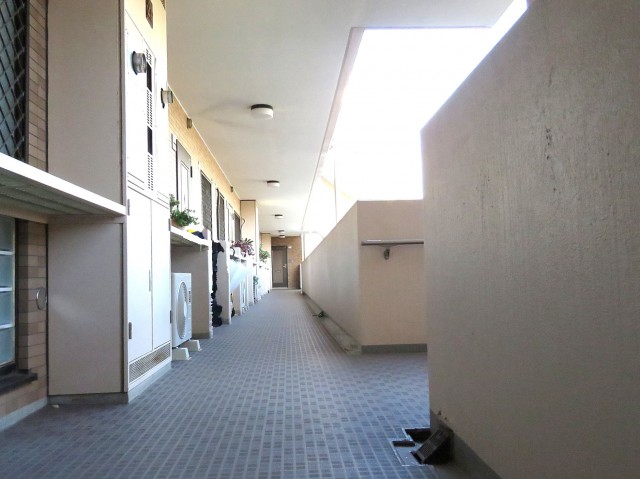 朝日ラ・パリオ学芸大学　共用廊下