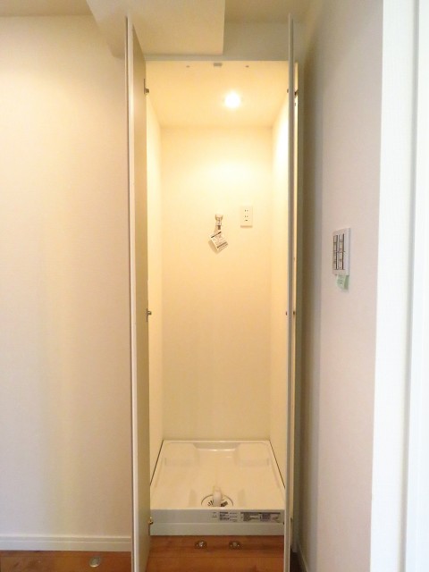 ルナパーク三軒茶屋　洗濯機置場