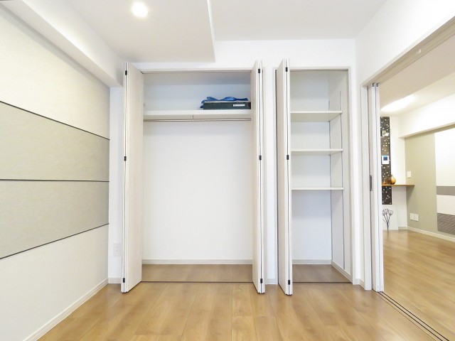 ライオンズマンション元麻布　洋室約5.5帖