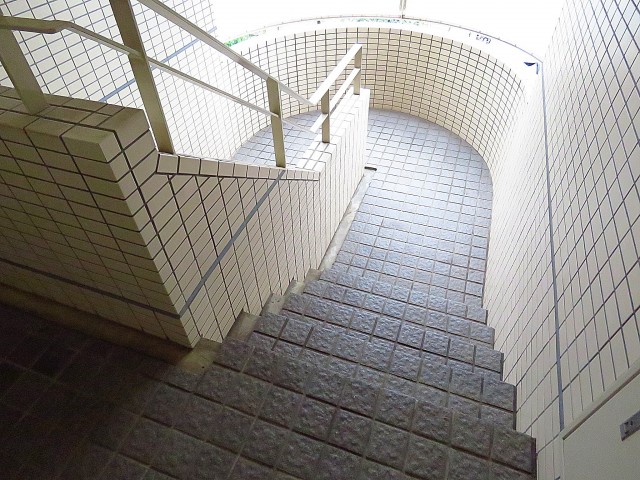 東急ドエルアルス碑文谷　共用階段