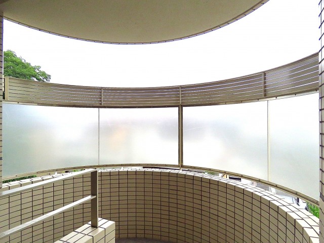 東急ドエルアルス碑文谷　共用階段