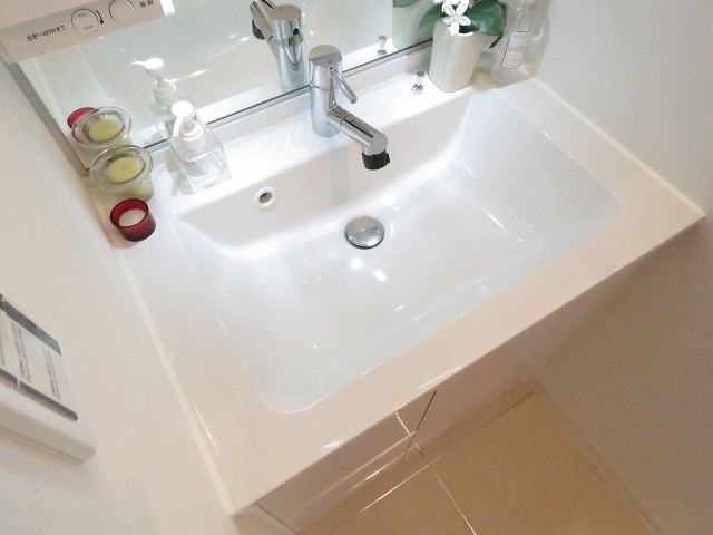 六義園サマリヤマンション　洗面化粧台