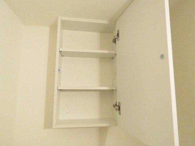 アルス代々木参宮橋コートアデリオン　トイレ収納