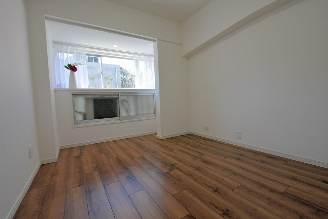 第三宮庭マンション４０５号室 洋室２