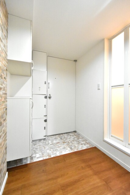 ニューステイトメナー 玄関