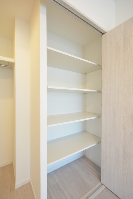 クレストフォルム田町ベイサイドコート 洋室1