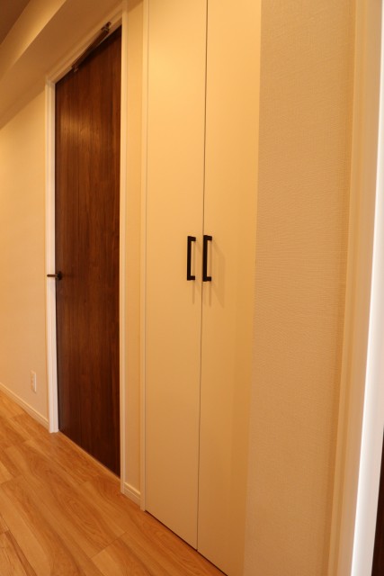 田町東豊エステート 廊下収納