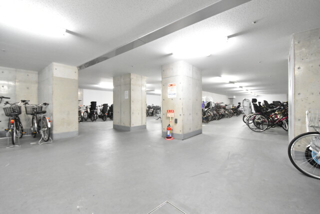 グレンパーク駒場 (25)駐輪場