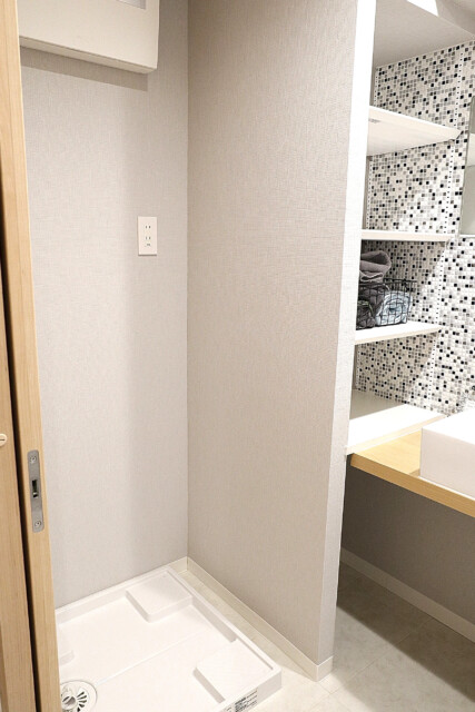 朝日シティパリオ高輪台A館　洗面浴室 (3)