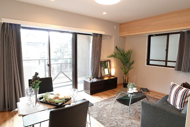 朝日シティパリオ高輪台A館　LDK 20