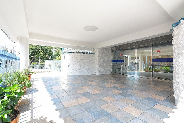 秀和高円寺レジデンス　エントランス