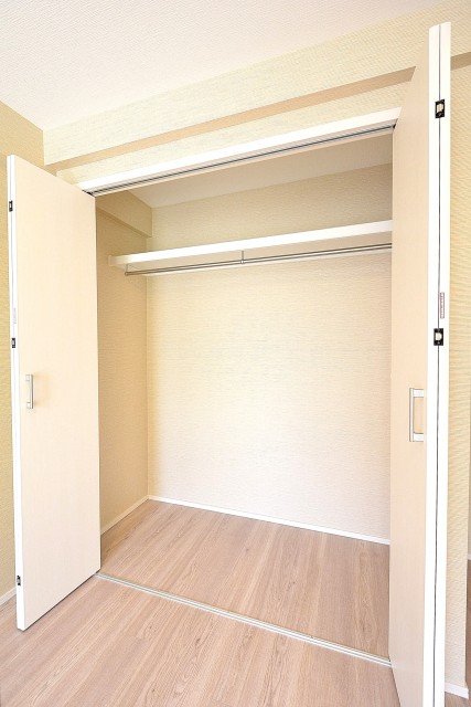 秀和高円寺レジデンス　6.5帖洋室クローゼット