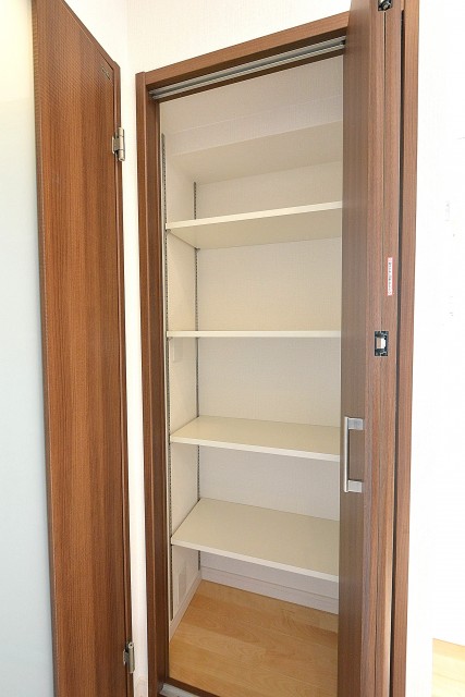 インペリアル赤坂フォラム　LDK収納