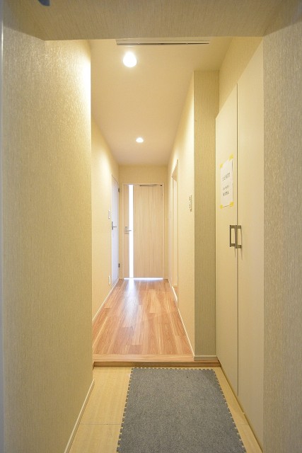 秀和高円寺レジデンス　玄関