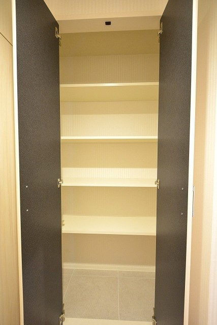 秀和高円寺レジデンス　リネン庫