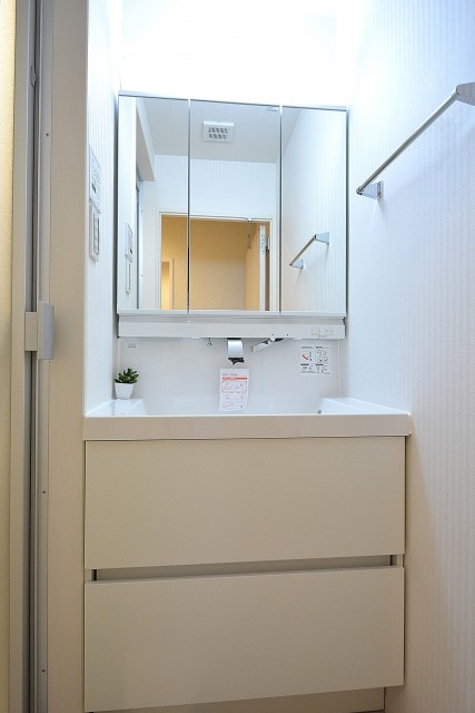 秀和高円寺レジデンス　洗面台