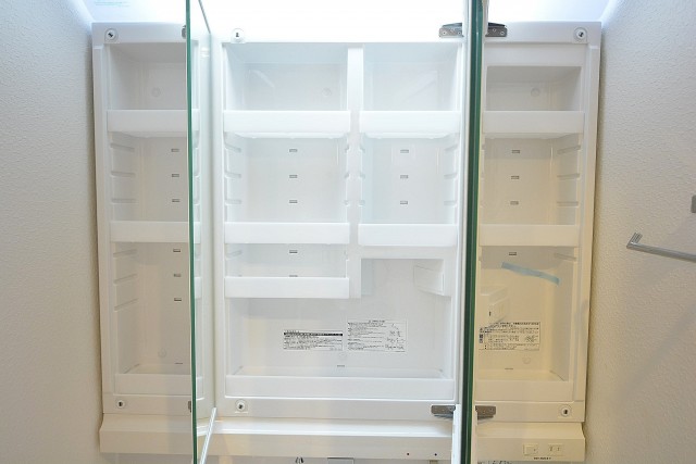 インペリアル赤坂フォラム　三面鏡裏収納