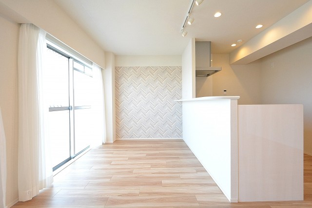 秀和高円寺レジデンス　オープンキッチンとダイニング