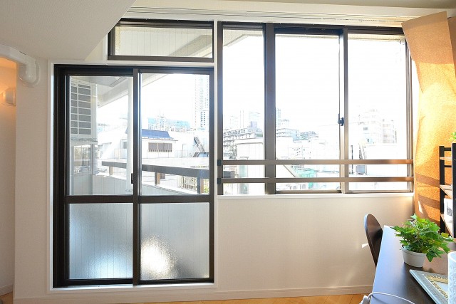 インペリアル赤坂フォラム　7.1帖洋室窓